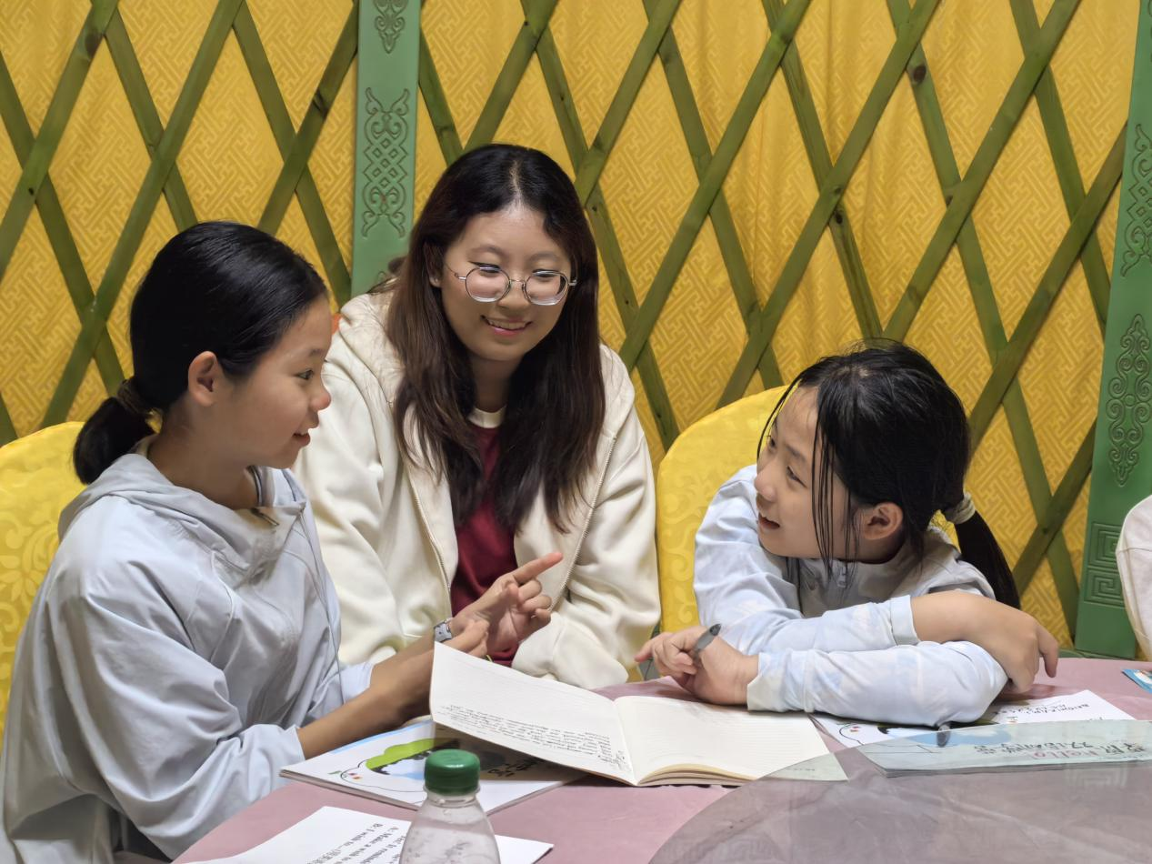 讲中国故事 草原研学绽放育人新花j9九游会真人游戏第一大中小学共(图2)