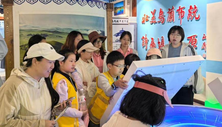 讲中国故事 草原研学绽放育人新花j9九游