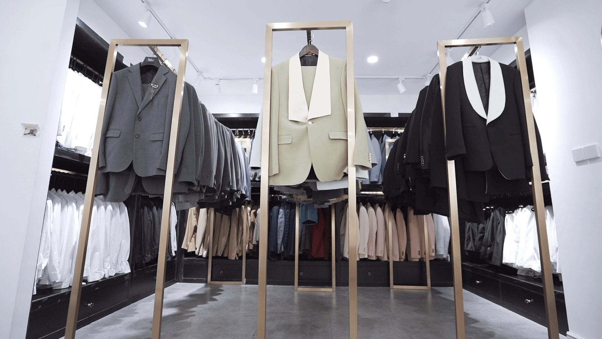 摄影化妆师水平、口碑与技术实力J9国际集团深入剖析：米兰婚纱(图3)