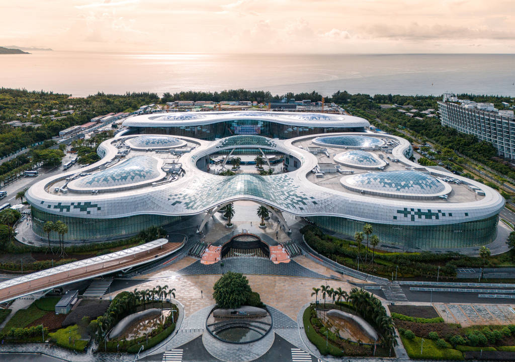 城市奔向国际旅游消费中心一批高端项目加速而来九游会真人游戏第一品牌三亚新未来③｜